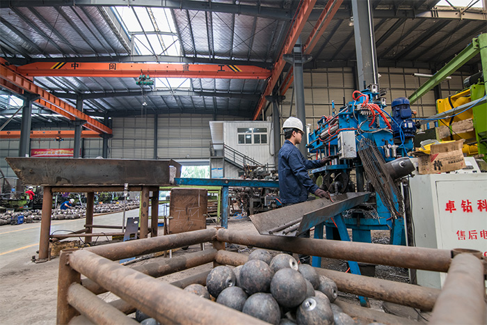 新泰螺栓球基准孔加工